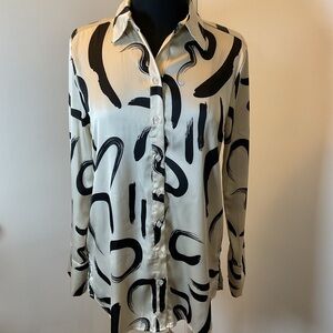 8. Milk & Honey Abstract Black and Cream Long Sleeve Button Down Top Size Small